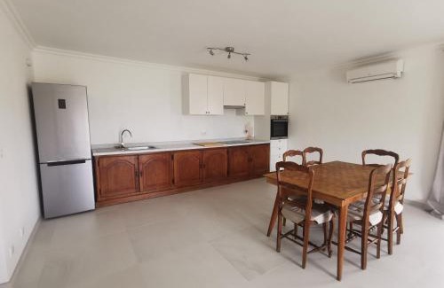 Contes Appartement | Séjour en pleine nature, vue imprenable, jacuzzi