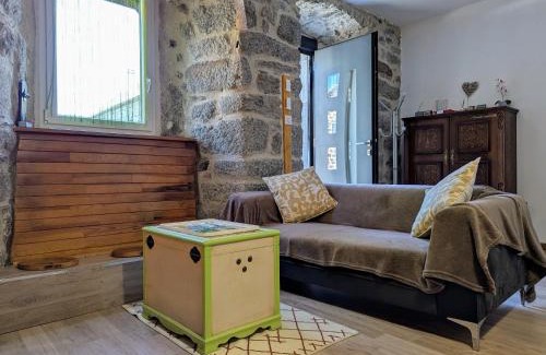 Saint-Front Maison | Séjour rustique proche des Estables et du Puy-en-Velay - FR-1-582-533