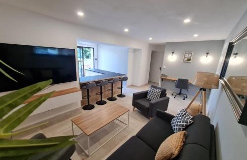 Aigues-Mortes Appartement | Séjournez à 3 min des remparts confort et accessibilité