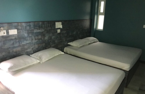 Central Chennai Cabine | S M Mansion near Harbour & High court