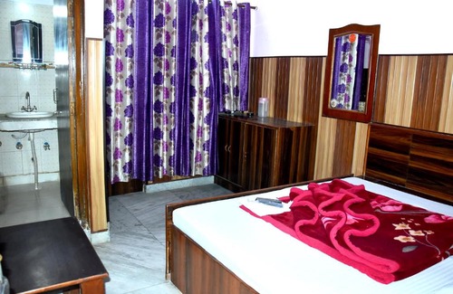 Paharganj Maison | S R PALACE