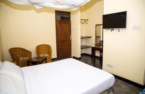 Mikocheni Auberge | Saadani Tourist Center - Hostel