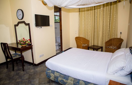 Mikocheni Auberge | Saadani Tourist Center - Hostel