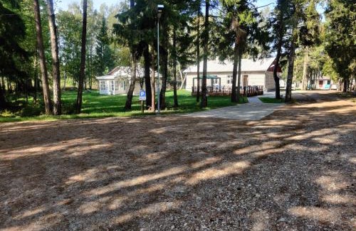 Leisi Maison | Saare Park Guesthouse