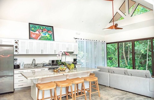 Dominicalito Maison | Sabitha, Lux Private Jungle Property w/pool w/aircon 5 min from Surf Beach Dominical