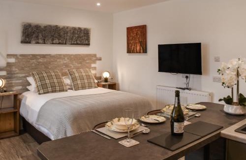 Sudbury Maison | Saddlers - Uk50519