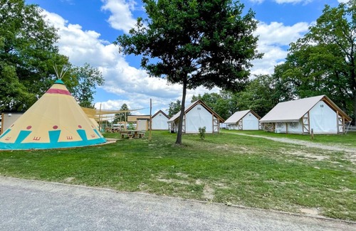 Falkenberg Appartement | Safarizelt Simba am Kiebitzer See