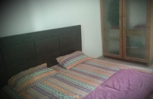D.H.A. Appartement | Hébergement sûr à Khyaban e Rahat près de la vue sur la mer