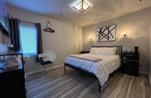 Mossyrock Hôtel | Safe Clean Room w/ AC + TV Wi-Fi Downtown by Lakes