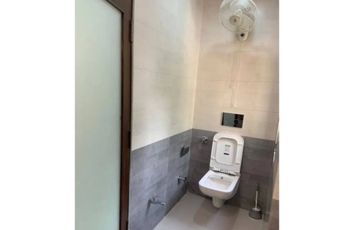 Mayur Vihar Phase 1 Appartement | Safe home stay near central Delhi and south Delhi