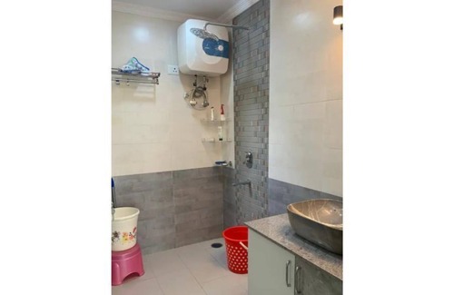 Mayur Vihar Phase 1 Appartement | Safe home stay near central Delhi and south Delhi