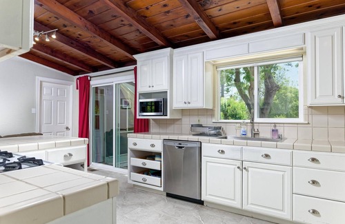 Walnut Creek Maison | Safe, Quiet Home Located Near Parks, BART, and SF