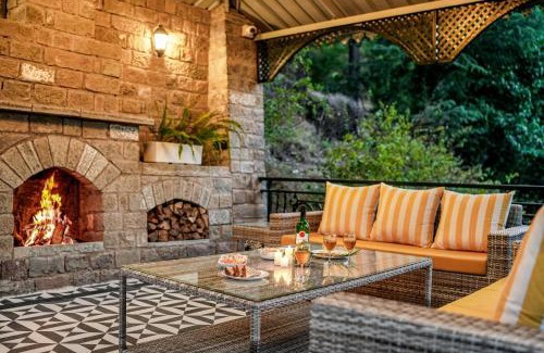 Kasauli Maison | SaffronStays The Row House