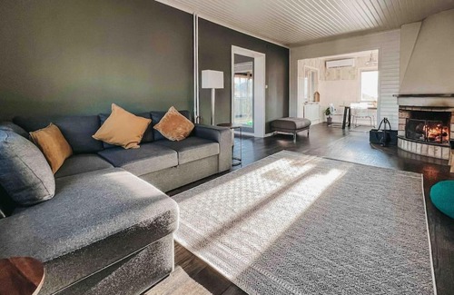 Fredriksberg Maison | Säfsen House Spacious updated home Close to the slopes!
