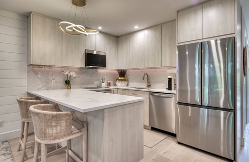 Sag Harbor Maison | Sag Harbor 2BR Townhome w/Patio, Smart Home & Boat Slip
