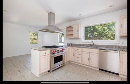 Sag Harbor Maison | Sag Harbor/Long Beach in the Fall, pool is still open & HIFF coming in October