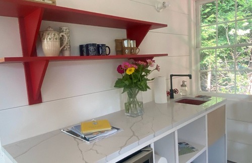 Sagaponack Maison | Sagaponack Farmhouse, South-of-Highway, 50-ft Gunite Pool/Sauna, Mins from Ocean