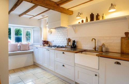 Blockley Cottage | Sage Cottage, Blockley - sleeps 6 guests in 3 bedrooms