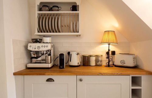 Blockley Cottage | Sage Cottage, Blockley - sleeps 6 guests in 3 bedrooms