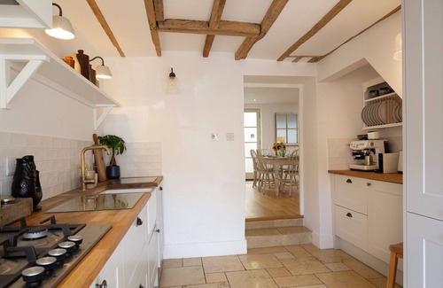Blockley Cottage | Sage Cottage, Blockley - sleeps 6 guests in 3 bedrooms