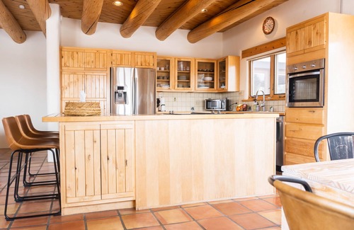 El Prado Maison | Sage House - cozy adobe, incredible views, hot tub
