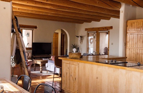 El Prado Maison | Sage House - cozy adobe, incredible views, hot tub