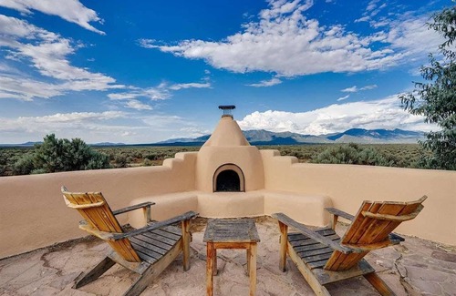 El Prado Maison | Sage House - cozy adobe, incredible views, hot tub