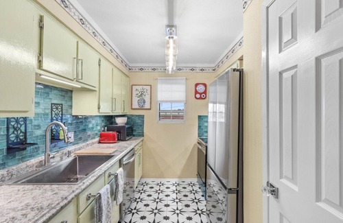 Harlingen Copropriété | Sage House North - stylish,cozy, in the heart of Harlingen!