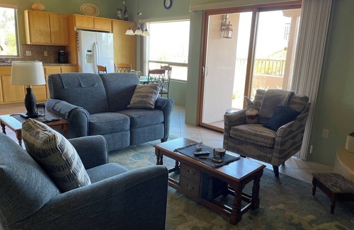 Tucson Maison | Saguaro Studded City and Mountain Views in the Tucson Mountain foothills.