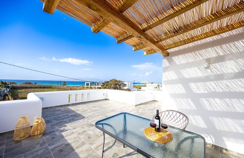 Kastraki Maison | Sahara Apartments - King Suite with Sea view