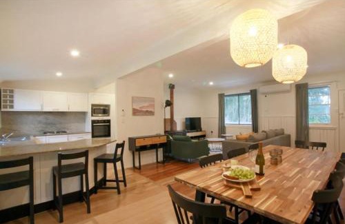 Anna Bay Maison | Sahara Trails Complex Sleeping groups WiFi Air Conditioning Horse Riding and much more