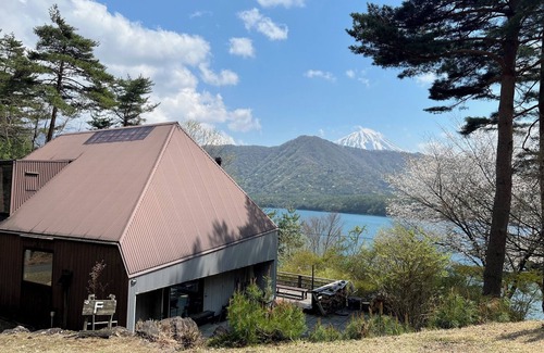 Fujikawaguchiko Cottage | Private villa for 10|Mt. Fuji|BBQ| pet ok|jacuzzi|5min Kawaguchiko|3min Saiko|