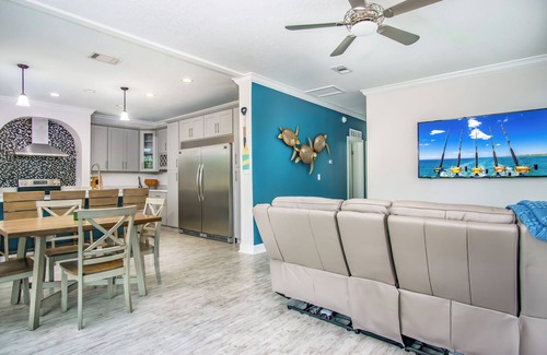 Cutthroat Harbor Estates Maison | Sailfish Retreat | 3 bed, 2 bath canalfront home on Cudjoe Key