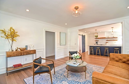 Mystic Maison | SailHouse Downtown Mystic Lux 2BR Family Getaway 3 Min Walk