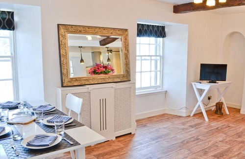 Cramond Maison | Sailor's Cottage