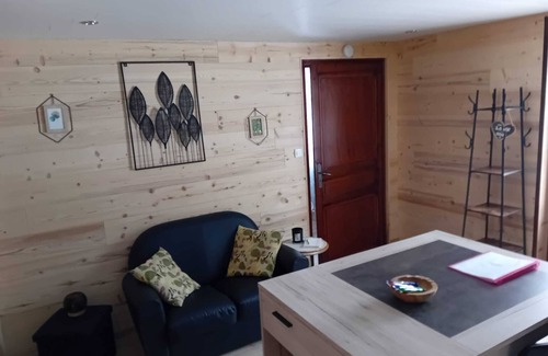 Saint-Antoine Appartement | SAINT ANTOINE, 5 min from Métabief resort, 10 min from Lac Saint Point.