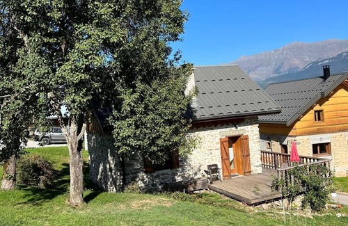 Saint-Alban-des-Villards Chalet De Ski | Saint Alban Des Villards: Chalet Ambiance Montagne