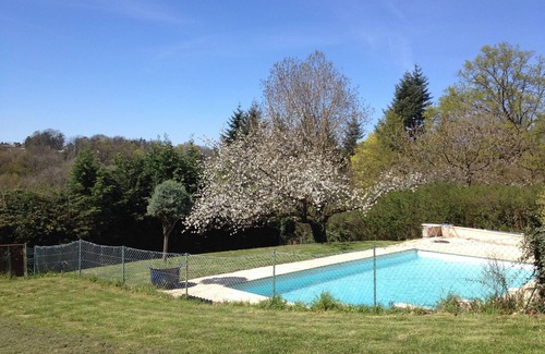 Saint-Didier-au-Mont-d'Or Maison | A 10' de Lyon , calme absolu, nature et forêt voisine, piscine, grand jardin