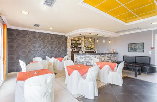Nea Styra Appartement | Saint George's Hotel