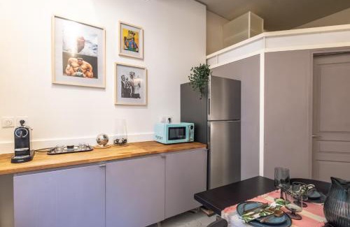Les Halles Appartement | Saint-Honore - Art Deco Flat - Sleeps 5P