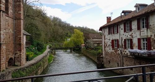 Saint-Jean-Pied-de-Port Appartement | Saint Jean Pied de Port. Centre Ville. Rue Piétonne