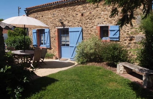 Saint-Prouant Cottage | GITE LE PRIEURE 4-6 pers- AVEC PISCINE à 20 min du PUY DU FOU