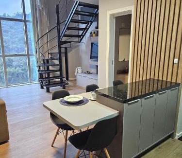 Czerniewicz Maison | Saint Sebastian Flat 716 - Com Hidro! até 3 pessoas, Duplex, no centro