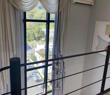 Czerniewicz Maison | Saint Sebastian Flat 613 - Com Hidro! Até 3 pessoas, Duplex, no Centro