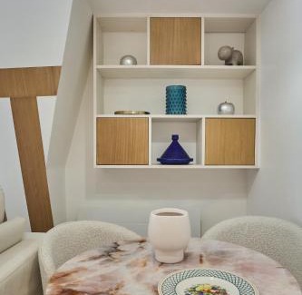 Saint-Germain-des-Pres Appartement | SaintGermainByCecile - Luxueux 2 pièces AC Bianca