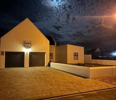 Dwarskersbos Appartement | Saints at Sea