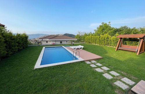 Sapanca Villa | Sakarya Sapanca Ünlüce 5+1 Private (HEATED) Pool-Luxury 10-person Holiday Villa