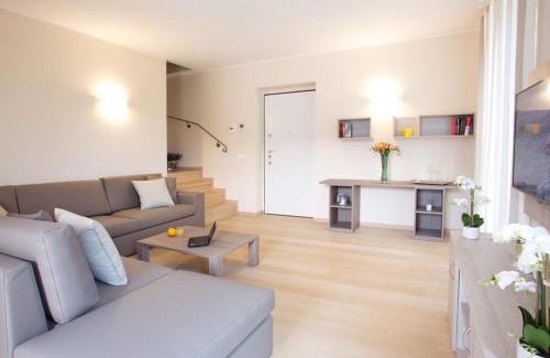 Sala Comacina Appartement | SALA COMACINA APARTMENT NO 1-SLEEPS 10 by Italian Apartments