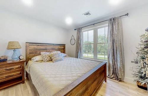 Salisbury Maison | "Salisbury Sanctuary: Your Perfect Family Getaway"