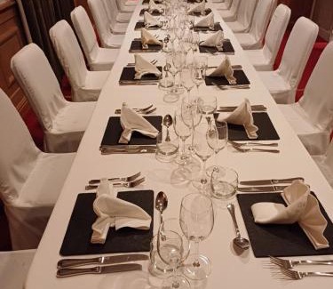 Dworp Station Balnéaire | salle de banquet plus chambre